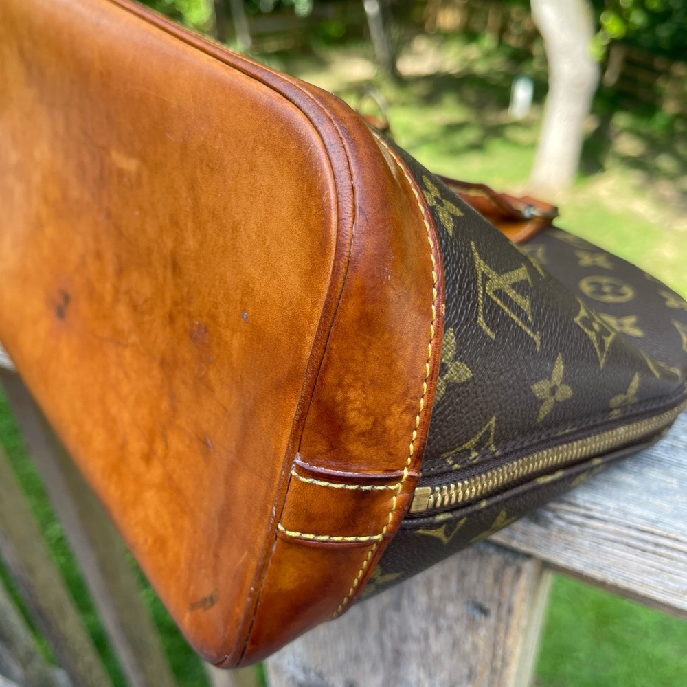 👜 Louis Vuitton Alma Satchel 👜 - Picture 14 of 16